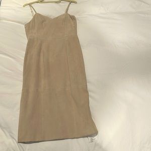 Alice + Olivia suede dress in Champagne. Size 8, never worn (incl tags).